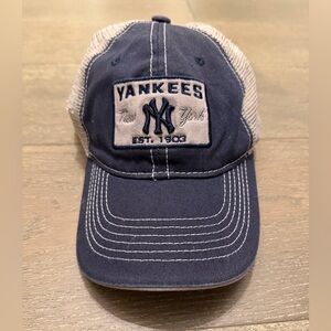 New York Yankees trucker hat